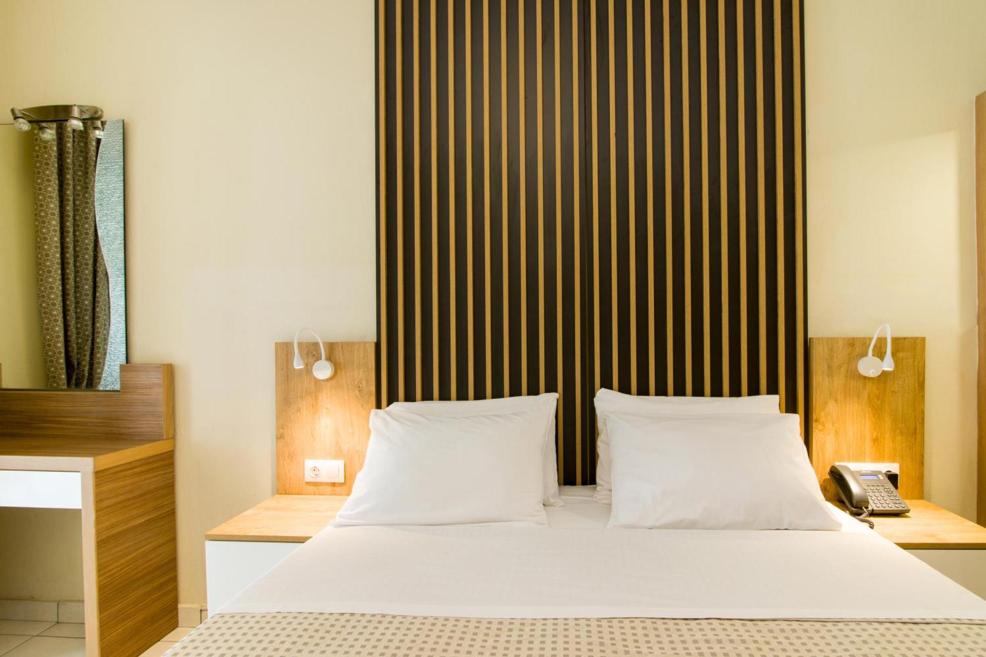 Opera Blue Corfu 4* גאוביה