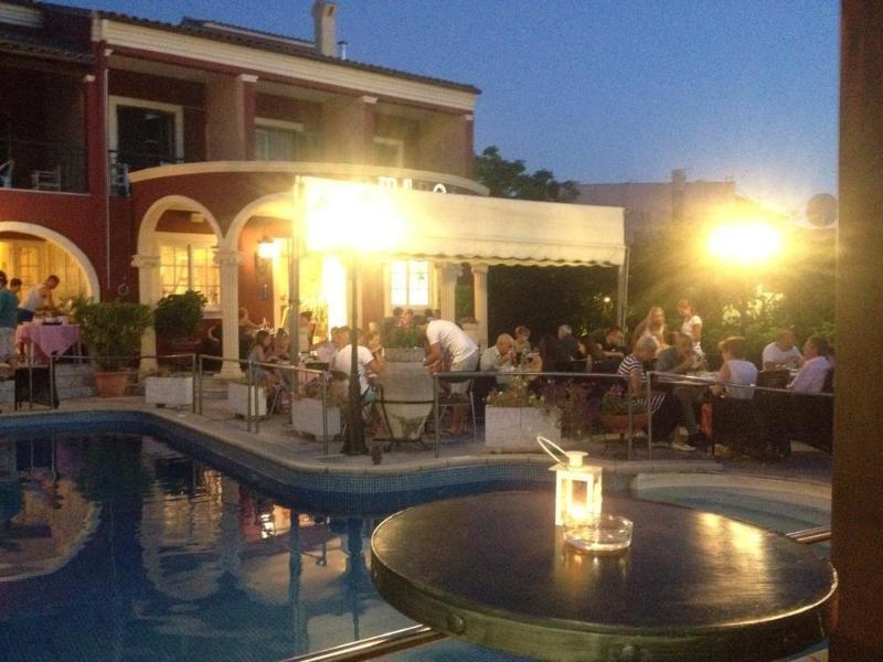 Opera Blue Corfu מלון